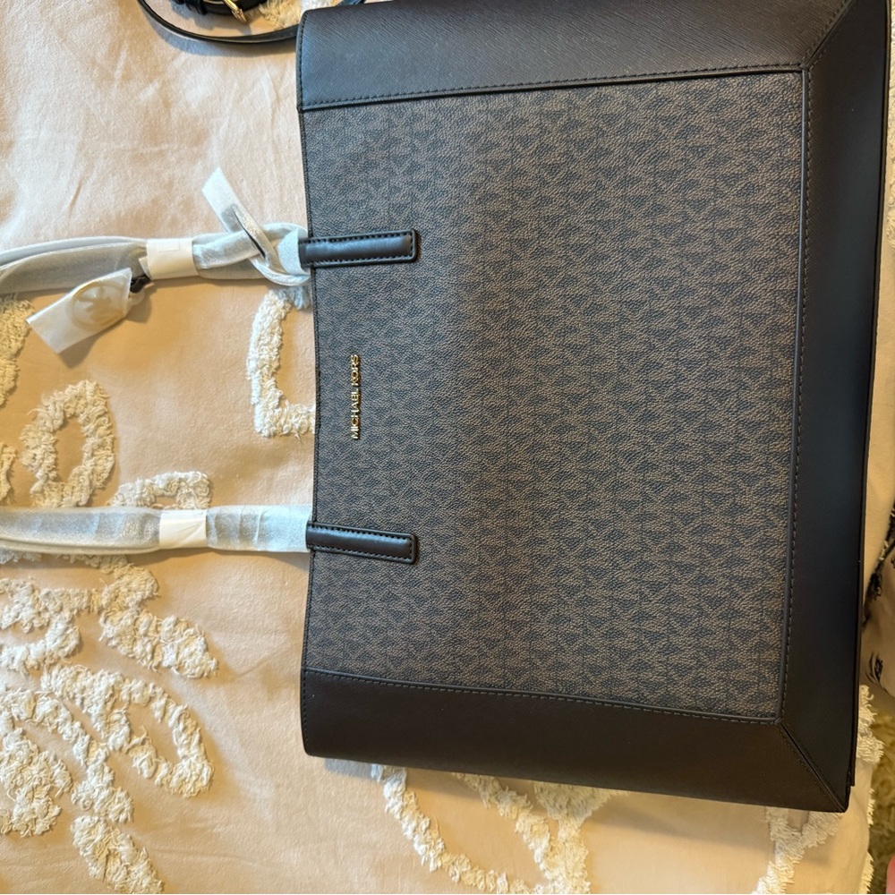 Michael Kors Black and Brown Tote Sophisticated Design